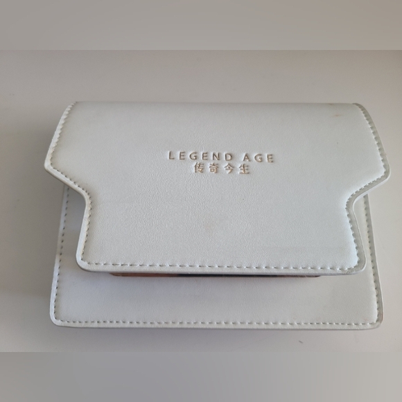 Legend Age lipstick and carrying case - Picture 5 of 7